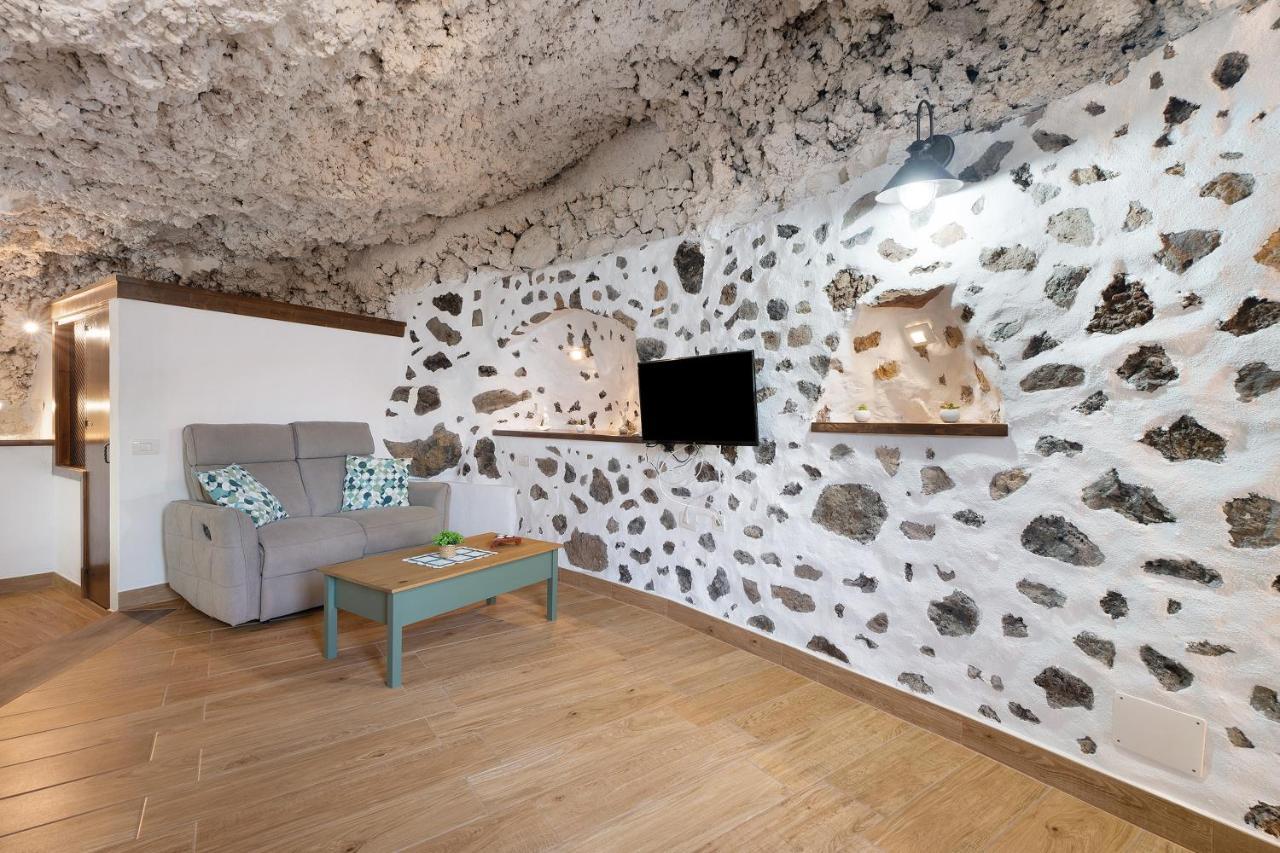 Cueva El Desvelo Apartment Tijarafe Bagian luar foto