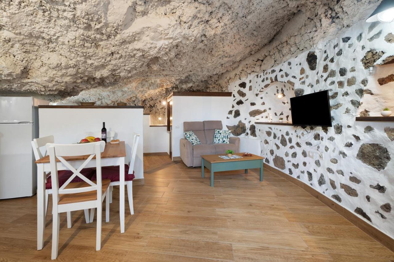 Cueva El Desvelo Apartment Tijarafe Bagian luar foto