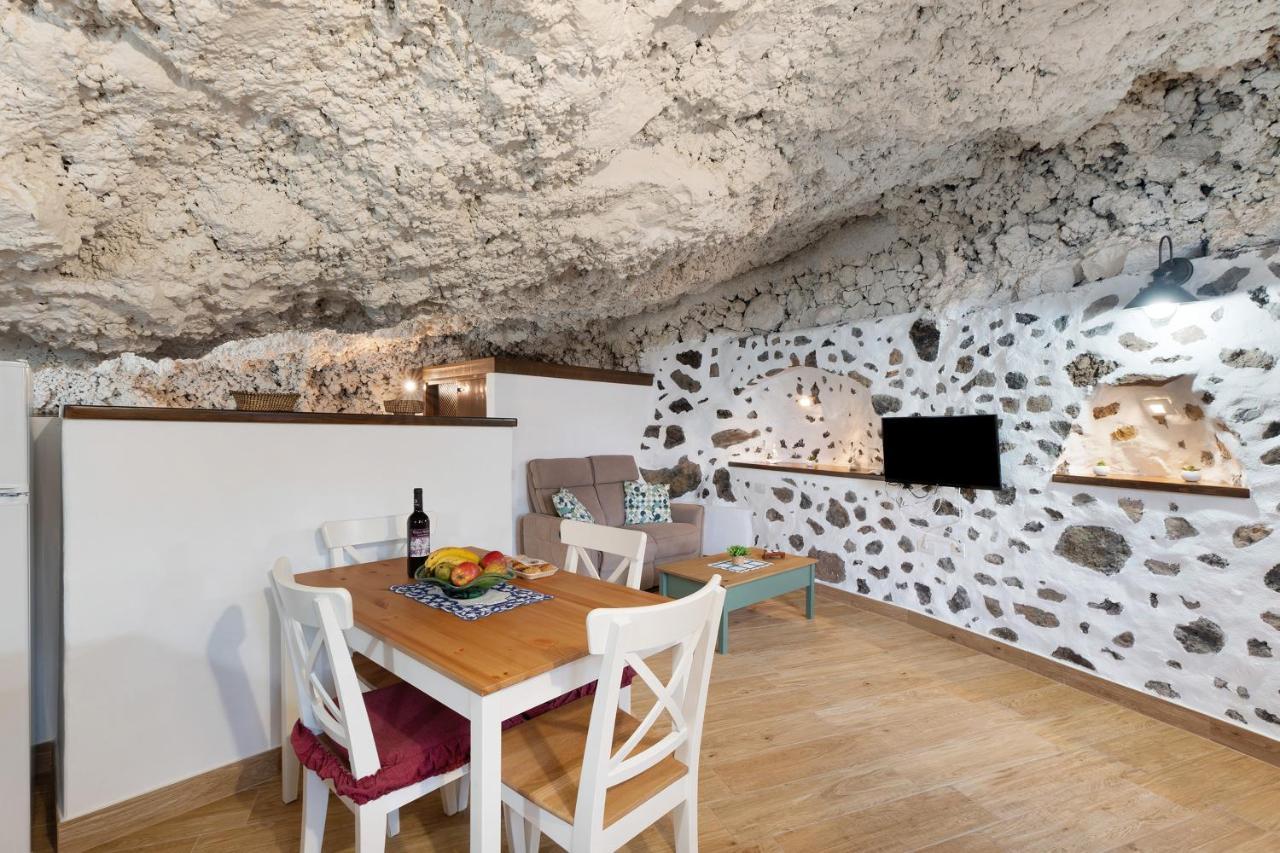 Cueva El Desvelo Apartment Tijarafe Bagian luar foto