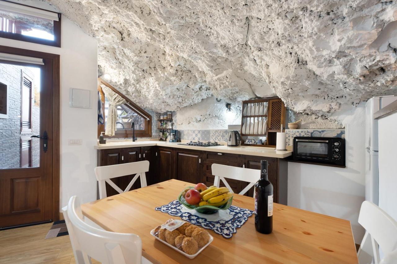 Cueva El Desvelo Apartment Tijarafe Bagian luar foto